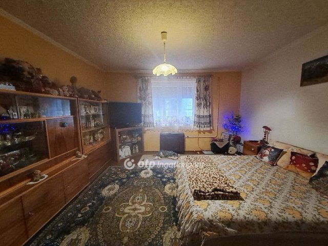 Eladó családi ház, Kenderesen 20 M Ft, 3 szobás