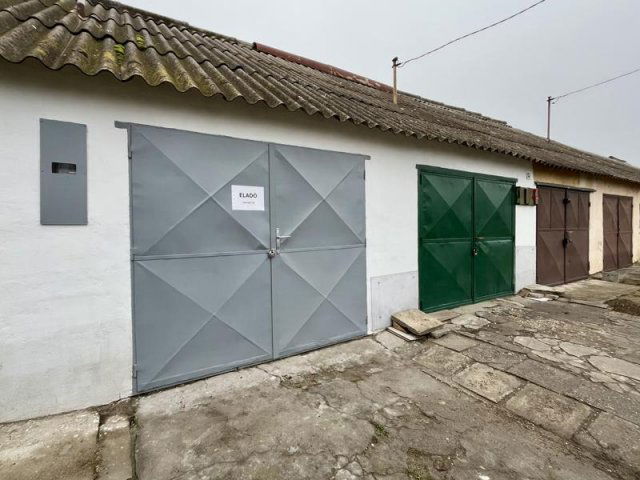 Eladó garázs, Nagykátán 3.9 M Ft / költözzbe.hu