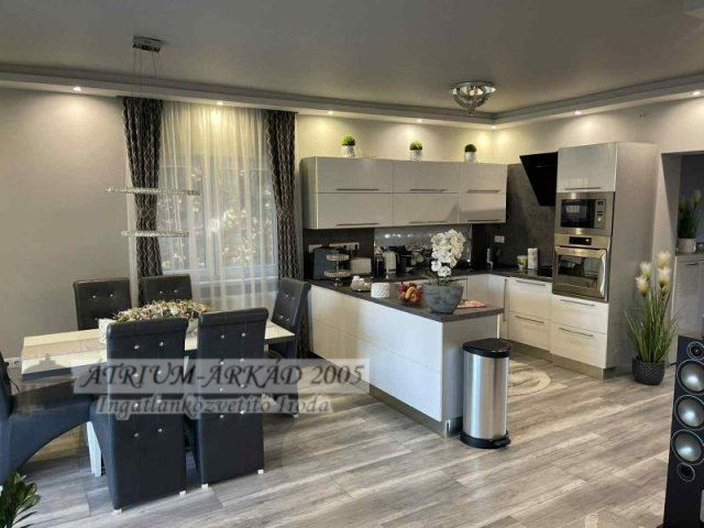 Eladó ikerház, Érden 148.9 M Ft, 4 szobás / költözzbe.hu