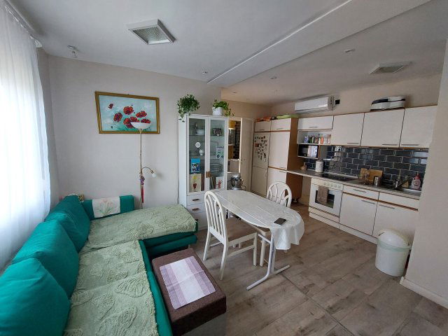 Eladó családi ház, Kecskeméten 15 M Ft, 1+2 szobás