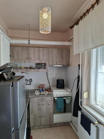 Eladó téglalakás, Hajdúböszörményen 65 M Ft, 2 szobás