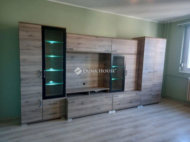 Kiadó téglalakás, albérlet, Gyöngyösön, Koháry úton