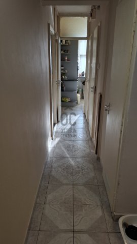 Eladó panellakás, Szegeden 59.9 M Ft, 3 szobás