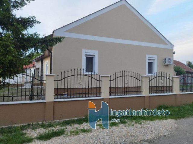 Eladó családi ház, Hajdúnánáson 98 M Ft, 4 szobás
