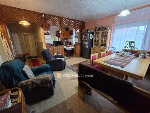 Eladó családi ház, Bőcsön 54.9 M Ft, 6 szobás