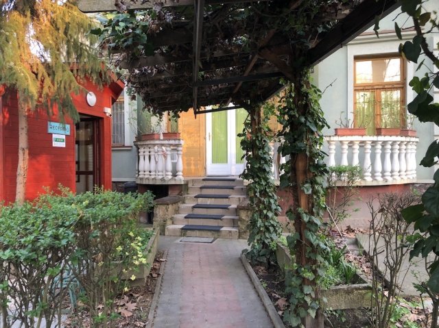 Eladó nyaraló, Balatonszemesen 350 M Ft, 5+6 szobás