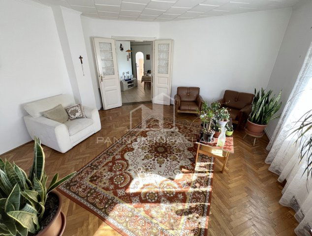 Eladó családi ház, Veszprémben 79.9 M Ft, 2+2 szobás