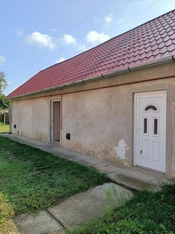Eladó családi ház, Sárándon 39.9 M Ft, 2 szobás