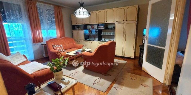 Eladó téglalakás, Kunszentmártonban 17.999 M Ft, 2+1 szobás