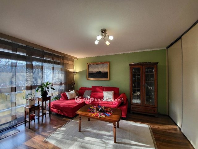 Eladó panellakás, Siófokon 85 M Ft, 2 szobás