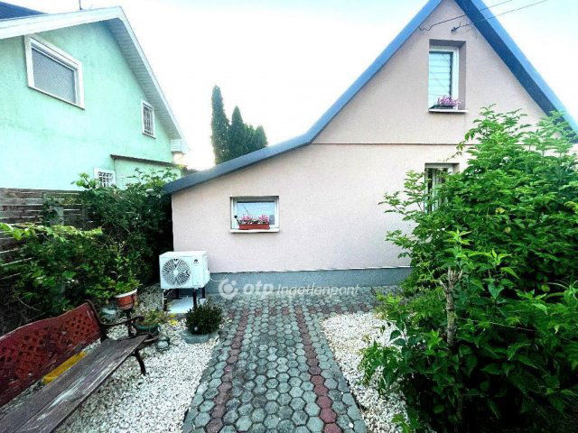 Eladó családi ház, Szigetszentmiklóson 86.9 M Ft, 2+1 szobás