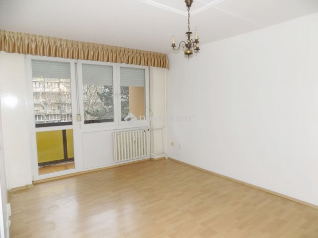 Kiadó panellakás, albérlet, Szombathelyen, Rohonci úton