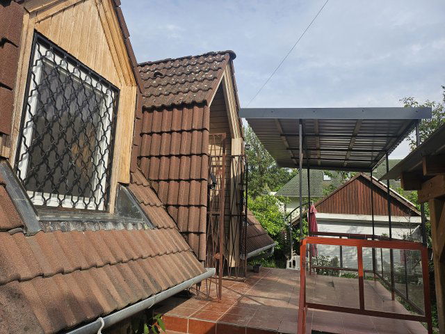 Eladó családi ház, Szentendrén 59.9 M Ft, 1+2 szobás