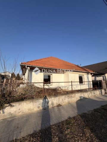 Eladó családi ház, Vecsésen 59.9 M Ft, 4 szobás