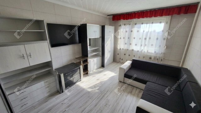 Eladó panellakás, Miskolcon 29.99 M Ft, 3 szobás