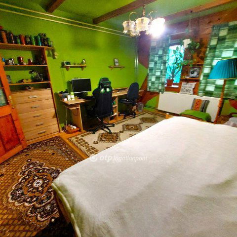 Eladó családi ház, Tápiószőlősön 34 M Ft, 1+2 szobás