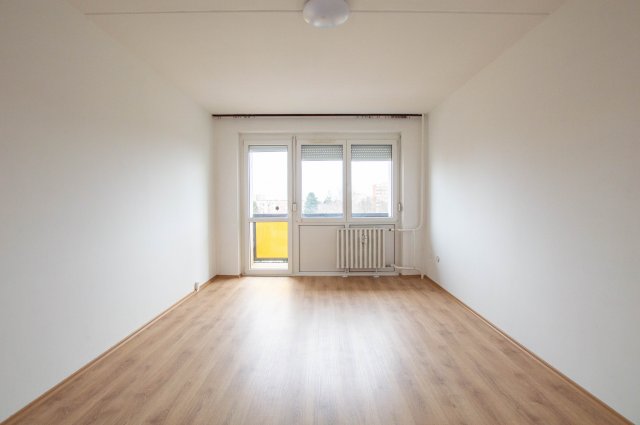 Eladó panellakás, Szombathelyen, Rohonci úton 41.9 M Ft