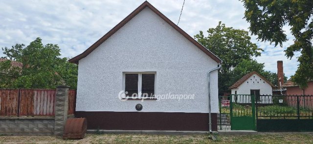Eladó családi ház, Kaskantyún 27.9 M Ft, 2 szobás