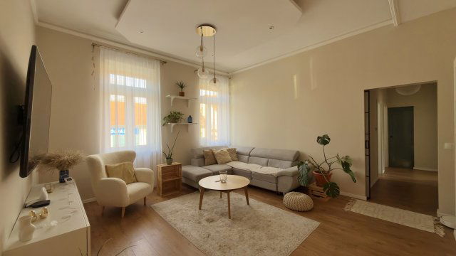 Eladó téglalakás, Budapesten, XVI. kerületben, Rákosi úton