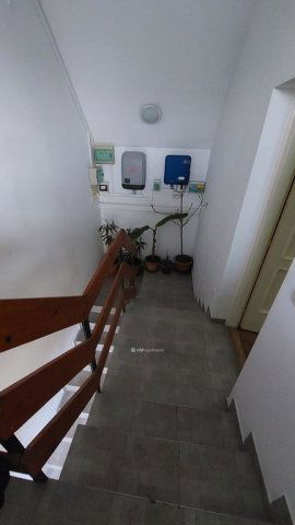 Eladó családi ház, Héderváron 119.9 M Ft, 6+2 szobás