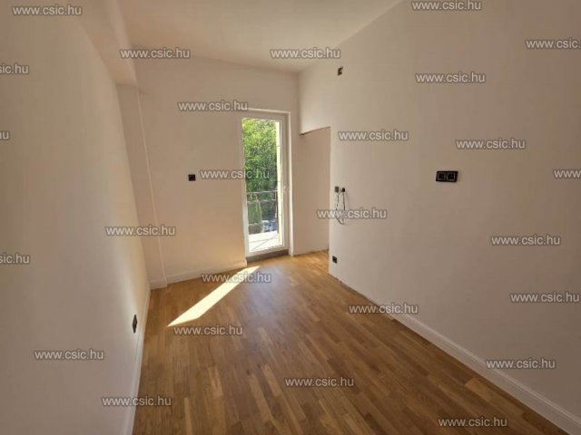 Eladó téglalakás, Budapesten, II. kerületben 130 M Ft