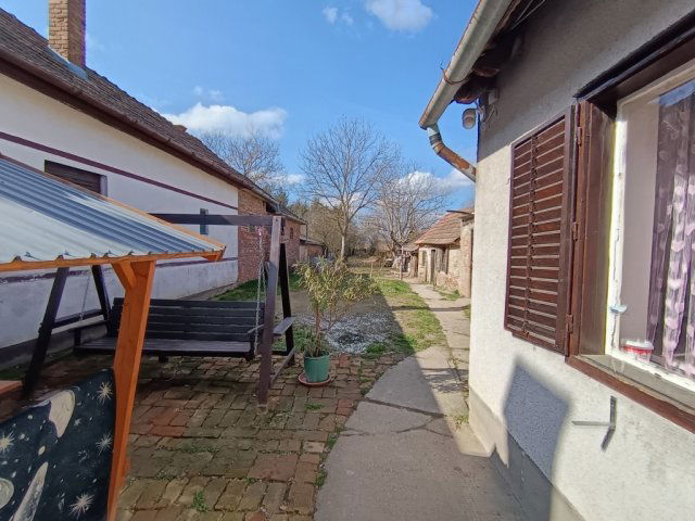 Eladó családi ház, Segesden 29.9 M Ft, 3 szobás