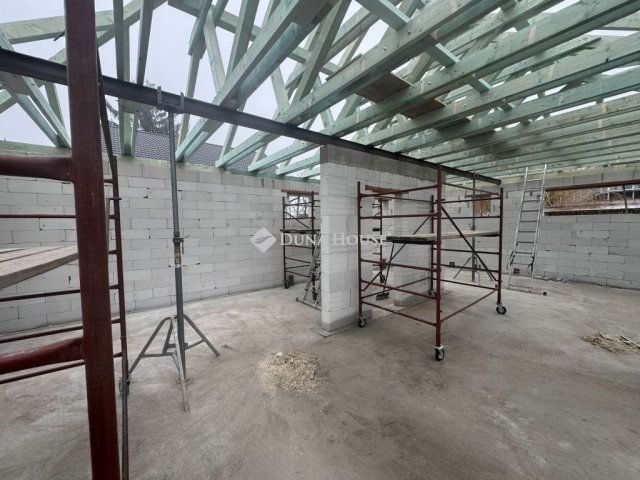 Eladó téglalakás, Bicskén 99.9 M Ft, 3 szobás