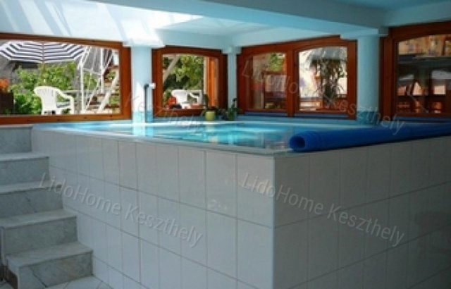 Eladó üzlethelyiség, Gyenesdiáson 600 M Ft, 18 szobás