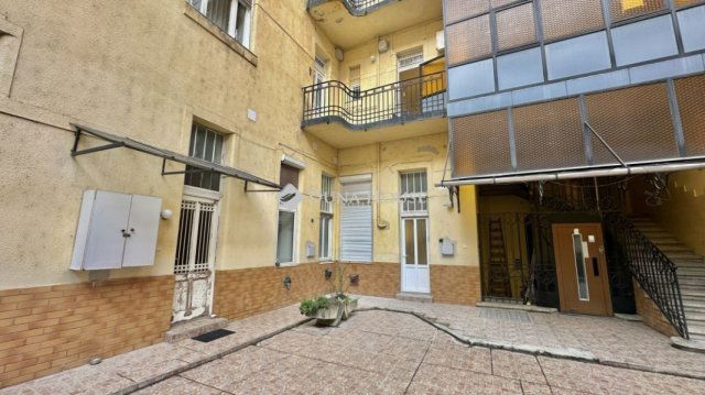 Eladó téglalakás, Budapesten, V. kerületben 89.5 M Ft, 4 szobás