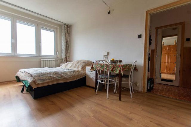 Eladó panellakás, Budapesten, XV. kerületben, Csobogós utcában