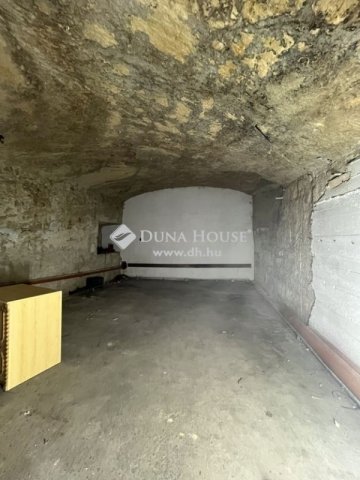 Eladó ipari ingatlan, Budapesten, XXII. kerületben 199.999 M Ft