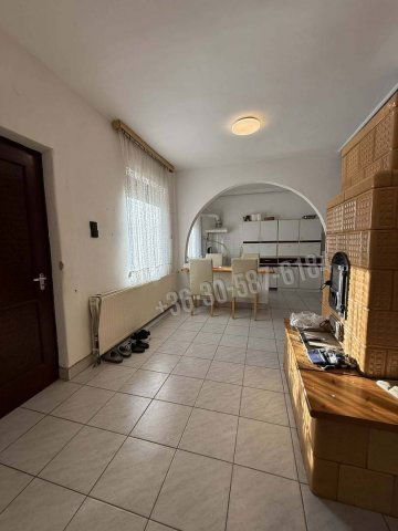 Eladó családi ház, Szentesen 76 M Ft, 5 szobás