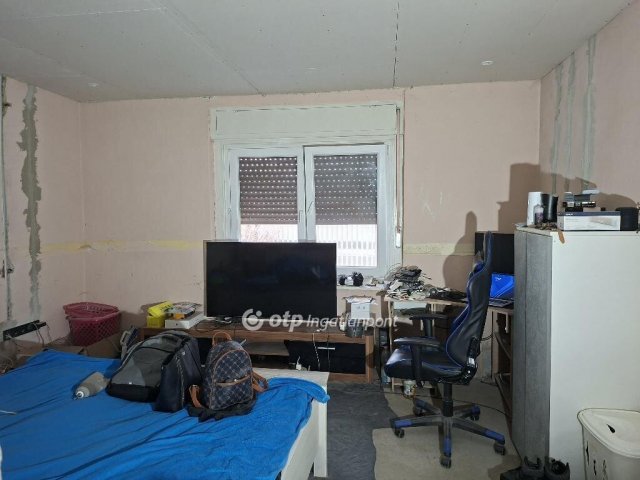 Eladó családi ház, Abonyban 35 M Ft, 3 szobás