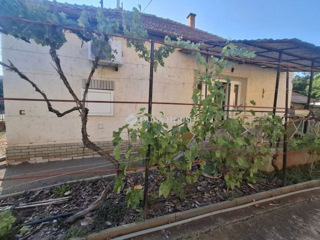 Eladó családi ház, Kiskunfélegyházán 45.9 M Ft, 3 szobás