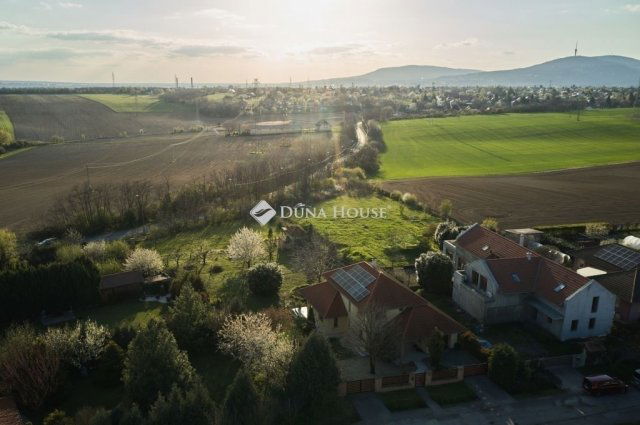 Eladó családi ház, Nagykozáron 144.9 M Ft, 5 szobás