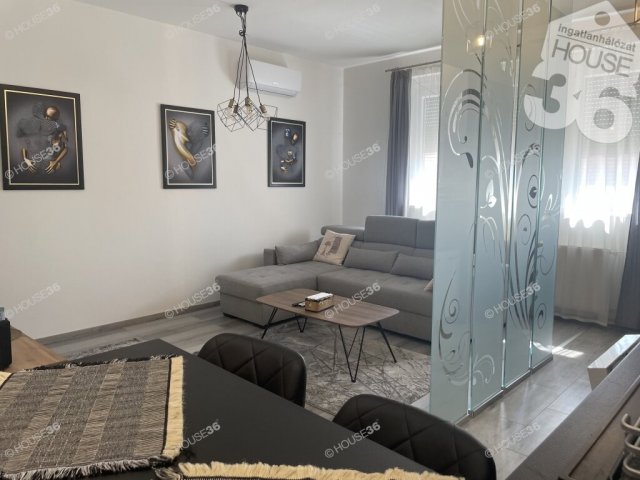 Eladó téglalakás, Kecskeméten 85 M Ft, 4 szobás