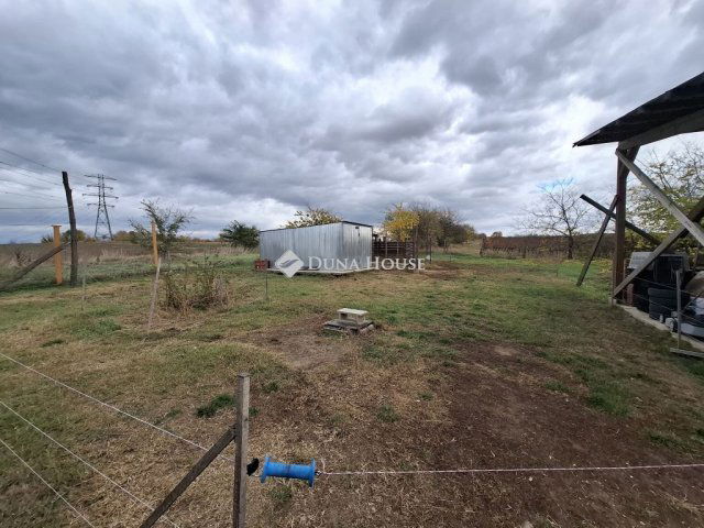 Eladó családi ház, Dunakeszin 105 M Ft, 2 szobás