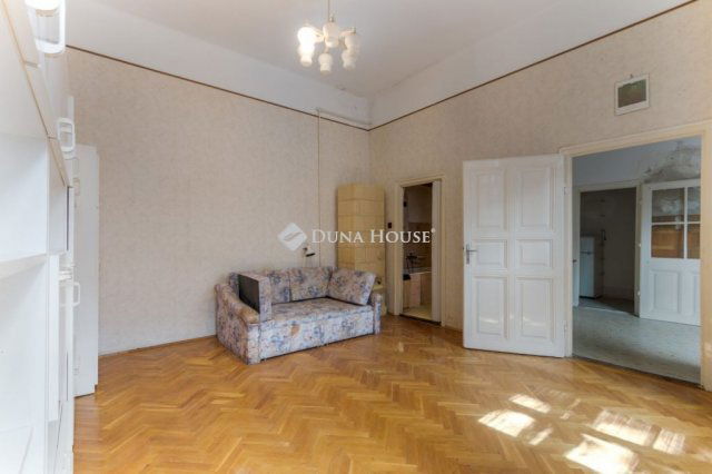 Eladó téglalakás, Budapesten, V. kerületben, Múzeum körúton