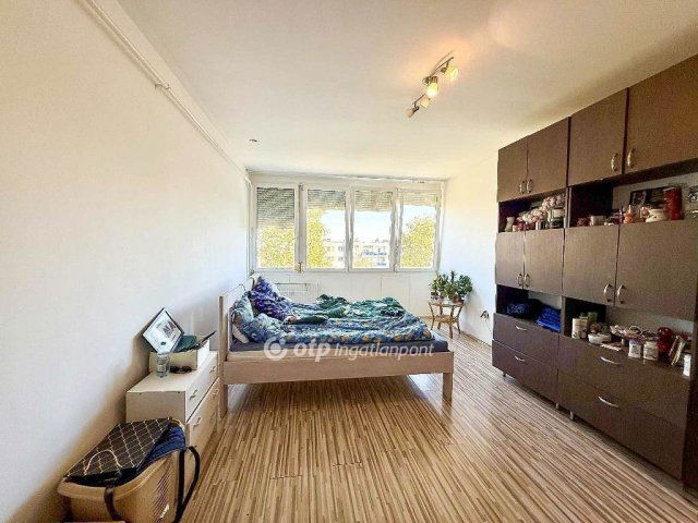 Eladó téglalakás, Szigetszentmiklóson 51.9 M Ft, 2 szobás