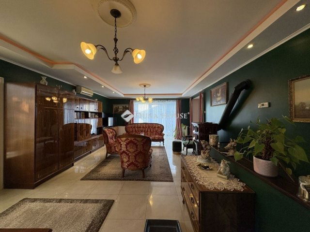 Eladó családi ház, Győrújbaráton 179 M Ft, 7 szobás