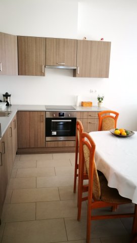 Kiadó téglalakás, albérlet, Győrött 290 E Ft / hó, 3 szobás