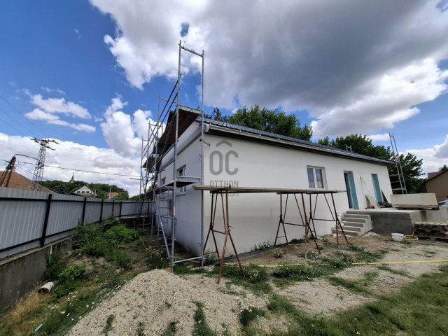 Eladó családi ház, Tápiószentmártonon 56.9 M Ft, 3 szobás