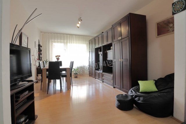 Eladó panellakás, Szegeden 56.9 M Ft, 2 szobás