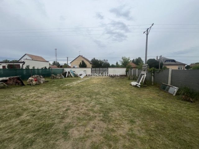 Eladó családi ház, Pilisen 19.5 M Ft, 2 szobás