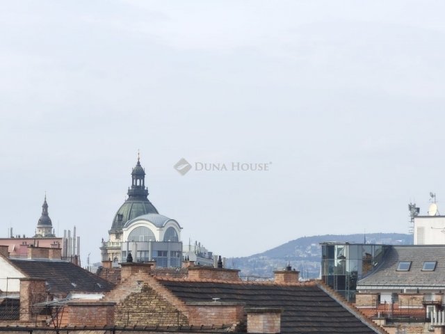 Eladó téglalakás, Budapesten, VII. kerületben 150 M Ft, 3 szobás