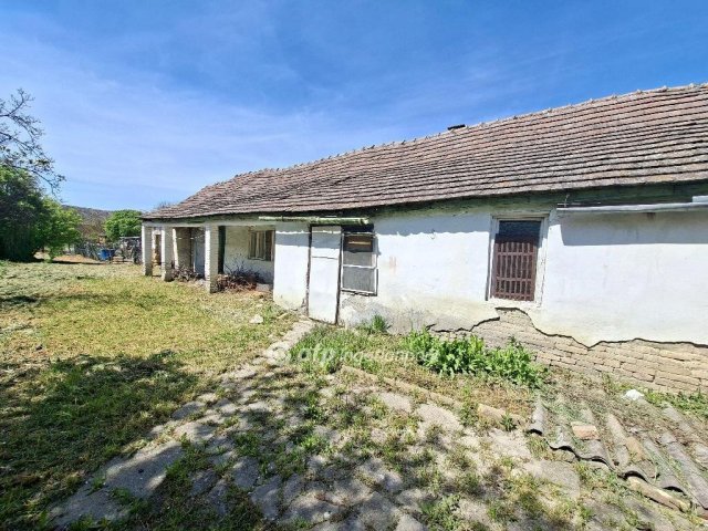 Eladó családi ház, Szeremlén 3.4 M Ft, 2 szobás