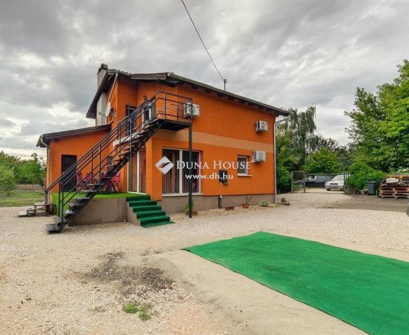 Eladó családi ház, Almásfüzitőn 52.99 M Ft, 5 szobás