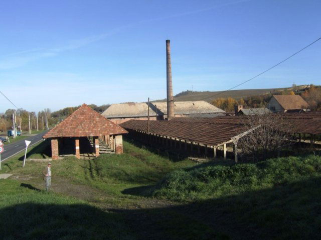 Eladó ipari ingatlan, Felsőegerszegen 180 M Ft, 1+1 szobás