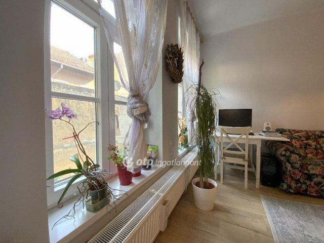 Eladó téglalakás, Budapesten, VII. kerületben 54.9 M Ft