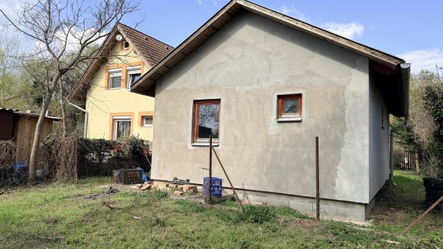 Eladó nyaraló, Dunaharasztin 57 M Ft, 2 szobás